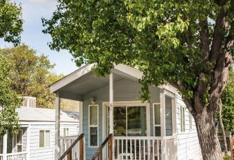 Mountain Gate RV Park and Cottages has Balcony rooms