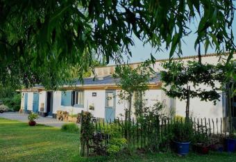 G  te du Ch  teau d   Hardelot    Condette has Balcony rooms