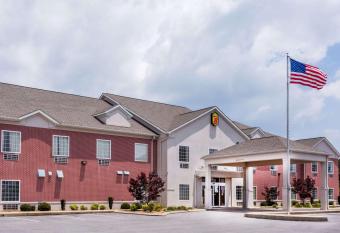 Super 8 by Wyndham Rainsville has Smoking rooms