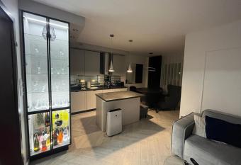 Apartament Panewnicka Katowice allows 18 year olds to book a room