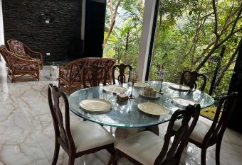 EL MILAGRO FINCA VACACIONAL has Balcony rooms