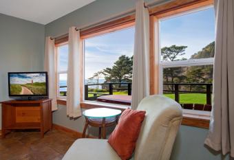 Agate Beach Motel allows 18 year olds to book a room