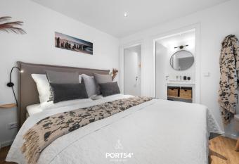 Leneshus allows 18 year olds to book a room