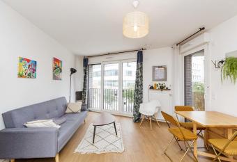 Cosy Apt On The Edge Of The Canal has Balcony rooms