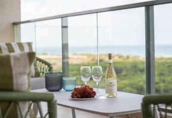 Stunning Apartment with Balcony and Panoramic Sea View has Balcony rooms