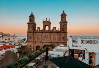 Boutique Hotel Cordial Plaza Mayor de Santa Ana allows 18 year olds to book a room