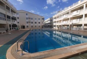 Lovely 2-Bed Apartment three communal pool Didim has Balcony rooms