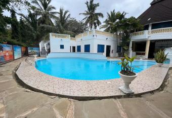 A Beautiful and Charming 3-Bed room Villa in Diani has Smoking/Balcony rooms
