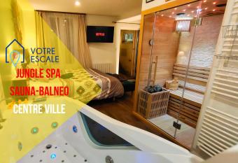 Votre Escale Jungle Sauna & Spa has Balcony rooms