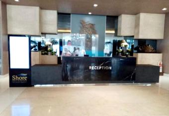 Cozy Condo in Mall of Asia has Balcony rooms