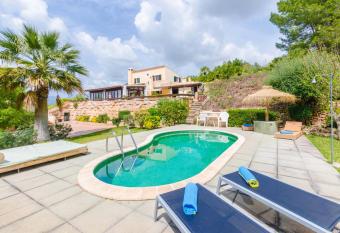 Sa Caseta (Caseta) has Balcony rooms