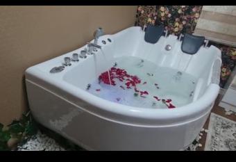 Alnda rest allows 18 year olds to book a room