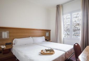 Negresco Gran Via allows 18 year olds to book a room