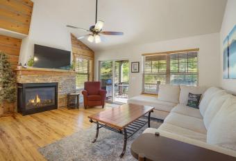 Pet-Friendly Luxury Mountain Home near Winter Park, with Private Hot Tub, Garage, Ski Access has Balcony rooms