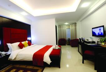 Nascent Gardenia Baridhara has rooms with a private hot tub