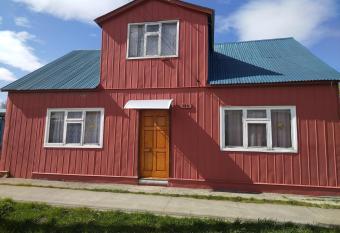 Do  a Jovita allows 18 year olds to book a room