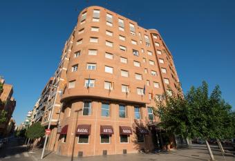 Hotel Nadal allows 18 year olds to book a room