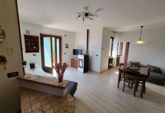 Villa Olivo has Balcony rooms