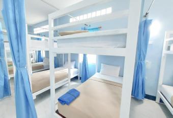 Khao Sok Backpacker Hostel allows 18 year olds to book a room