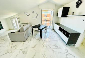 Attichetto House has Balcony rooms