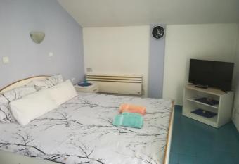 Karoski Apartments & Suites allows 18 year olds to book a room