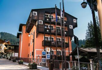 Hotel Posta R.T.A. has Balcony rooms