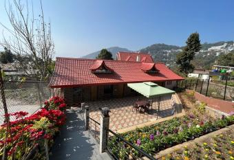 Hidden Cottage has Smoking/Balcony rooms