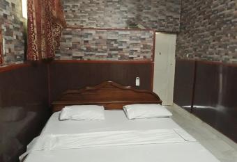 Kingmakeri guesthouse allows 18 year olds to book a room