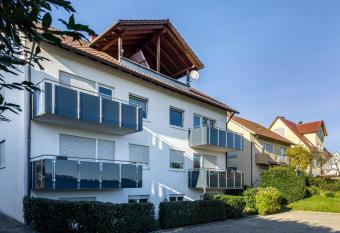 Ferien am See 7 allows 18 year olds to book a room