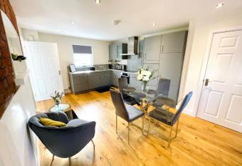 75 Weavers Townhouse allows 18 year olds to book a room