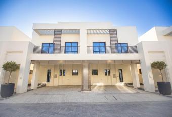 Luxury 3 bedroom villa # 64 with beach and pool access has Balcony rooms