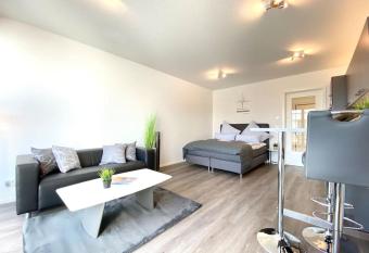 Apartment Sky - nur 100 m bis zum Bodensee allows 18 year olds to book a room