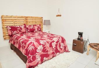 Caba  a Tur  stica Delin House allows 18 year olds to book a room