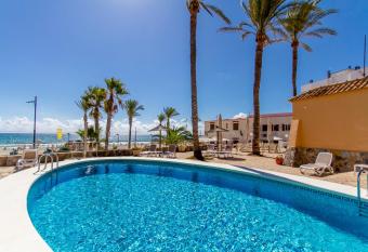 Hostal San Juan allows 18 year olds to book a room