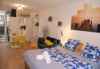 Suite avec terrasse, Nancy Thermal, parc Ste Marie allows 18 year olds to book a room