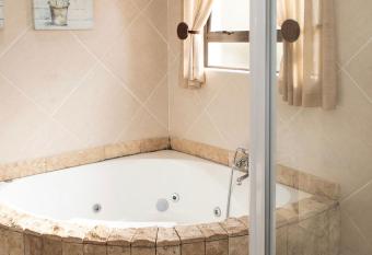 Gracelands Beach Lodge has Balcony rooms