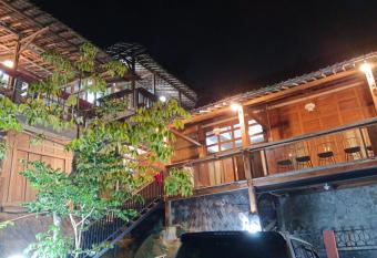 Omah Singo Stay and Resto has Balcony rooms