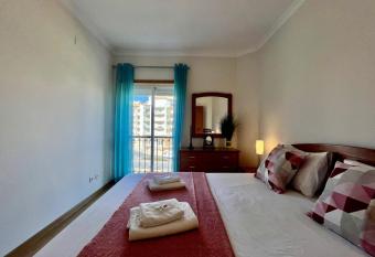 Arma    o de P  ra Typical by Homing allows 18 year olds to book a room