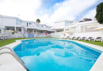 Checkin Bungalows Atl  ntida allows 18 year olds to book a room