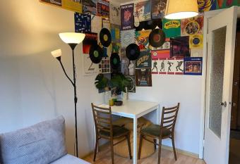 Center located green aparment allows 18 year olds to book a room