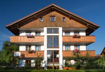 Hotel Pension Geiger has Balcony rooms