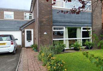 Wansley Manor BnB has Balcony rooms