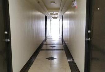 ARREZO PLACE DAVAO CONDOMINIUIM DAVAO CITY has Balcony rooms