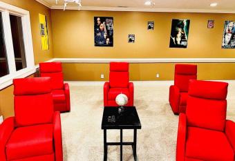 KING BED - HOME THEATER - POOL TABLE - GAME ROOM has Balcony rooms