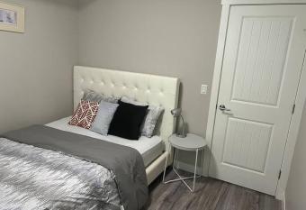 Luxury Court Home in Nolan Hill NW has Balcony rooms