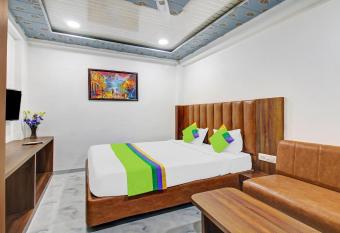 Treebo Trend RK Inn allows 18 year olds to book a room