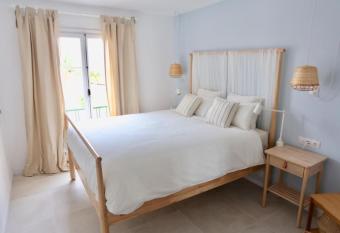 Apartamento en Ciutadella (Cala n Blanes) has Balcony rooms