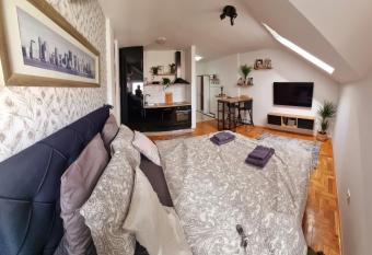 Monte Home Sajam allows 18 year olds to book a room