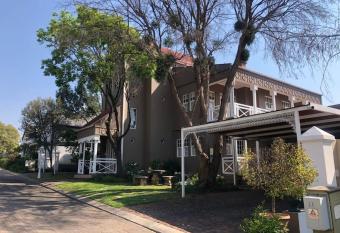 Lovely rental unit with No loadshedding allows 18 year olds to book a room