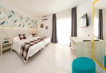 Hotel Vibra Lei Ibiza - Adults only has Balcony rooms